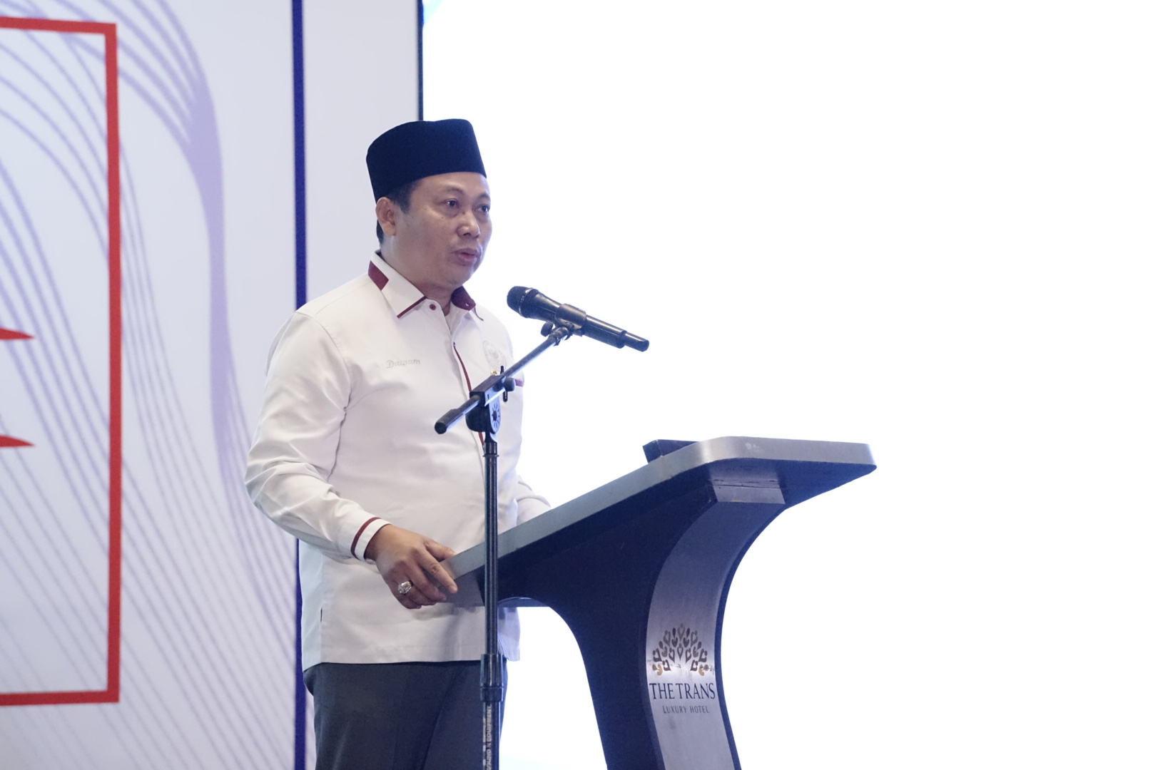 Hadiri Wisuda 2023 STMIK AMIK Bandung, Kompolnas Ingatkan Wisudawan Jaga Ideologi Negara
